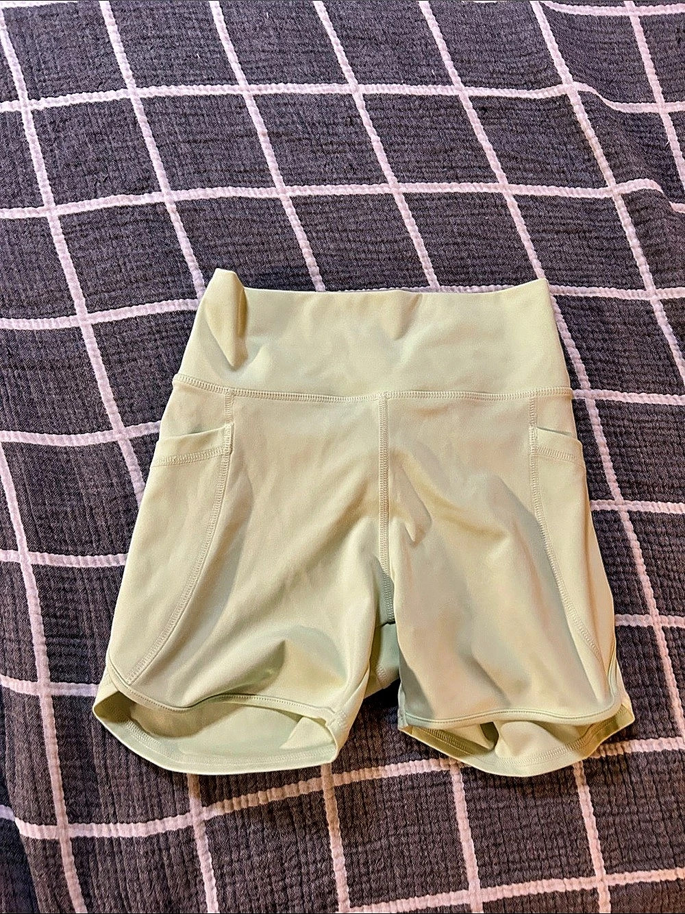Buffbunny Athletic Shorts in Yellow Size Medium